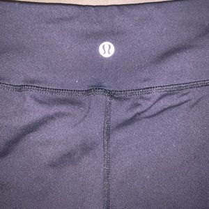 Black cropped leggings